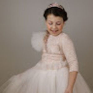 Meet your Posher, Ella